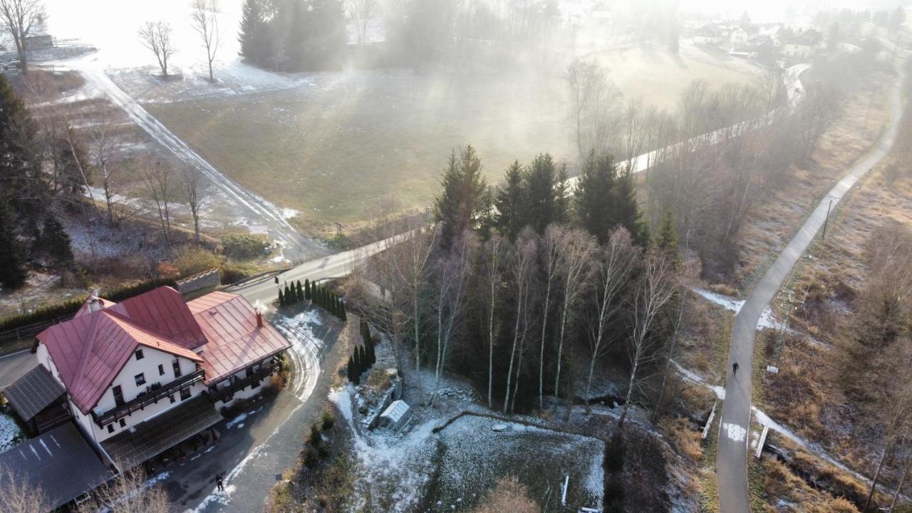 Pension Aura Spicak, Nektere Pokoje Se Saunou Zelezna Ruda Luaran gambar