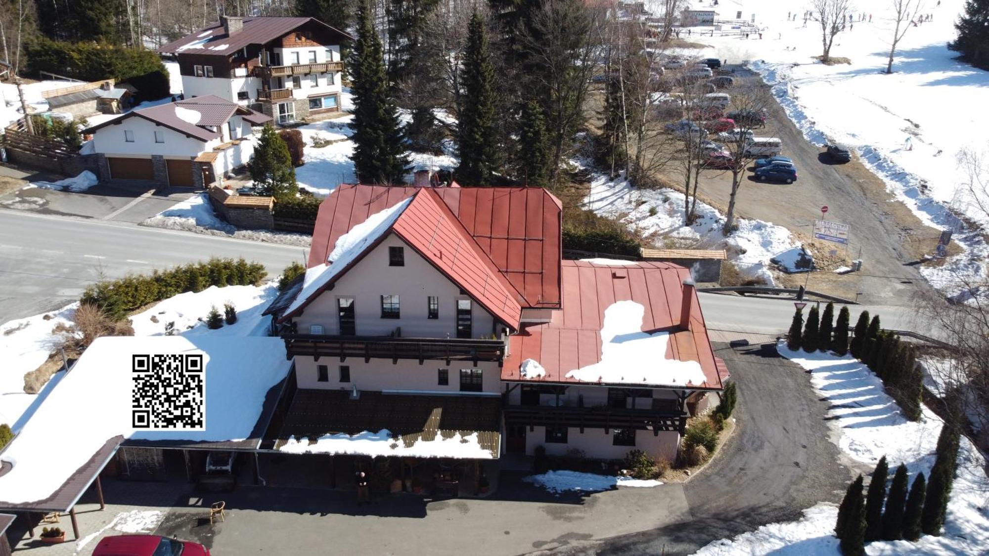 Pension Aura Spicak, Nektere Pokoje Se Saunou Zelezna Ruda Luaran gambar