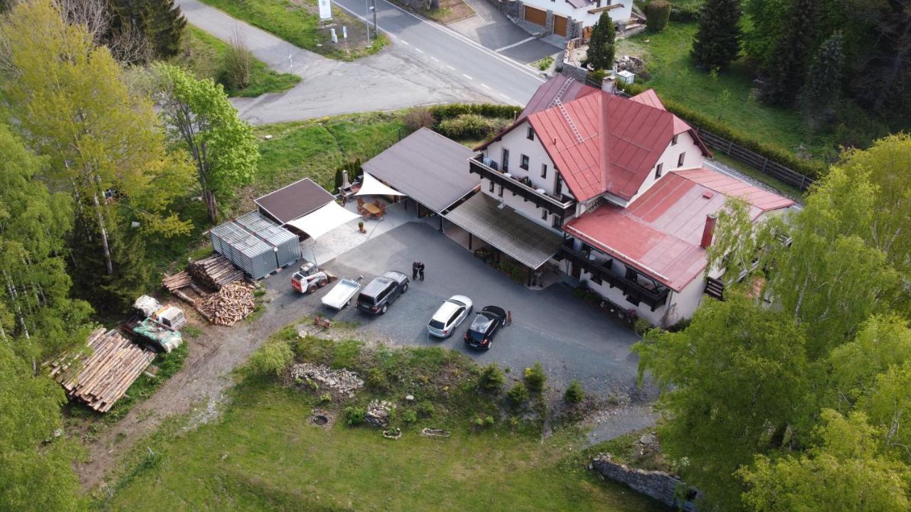 Pension Aura Spicak, Nektere Pokoje Se Saunou Zelezna Ruda Luaran gambar
